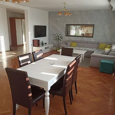 Apartment Royal