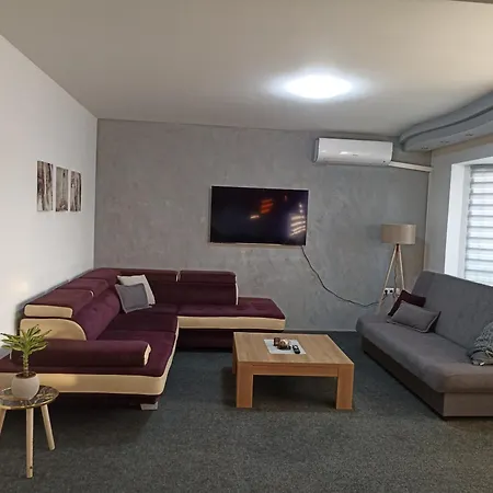 Royal * Bosanski Samac